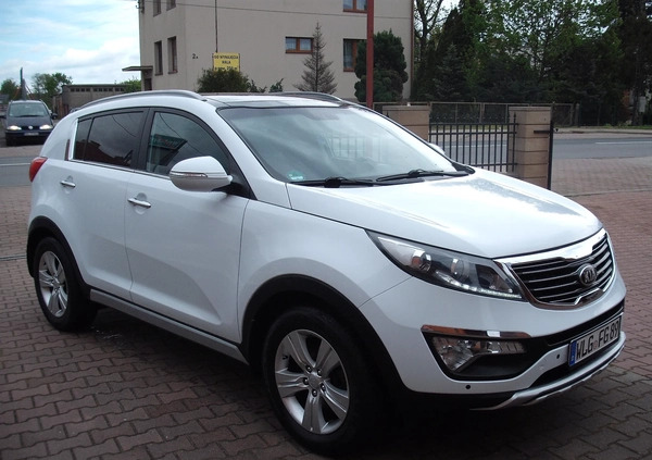 Kia Sportage cena 47990 przebieg: 164000, rok produkcji 2013 z Supraśl małe 137